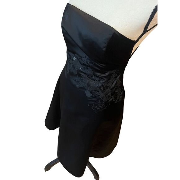 WHBM Sequin Embellished Floral Embroidered Strapless Cocktail Dress Sz 4 - Picture 1 of 11